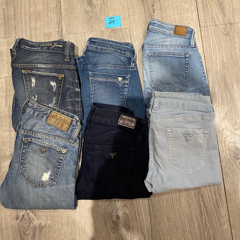 Lot of Guess jeans